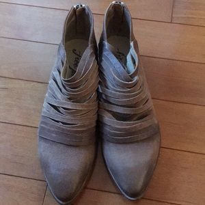 Gently use free people shoes